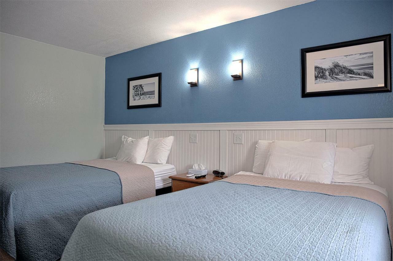 Colonial Motel